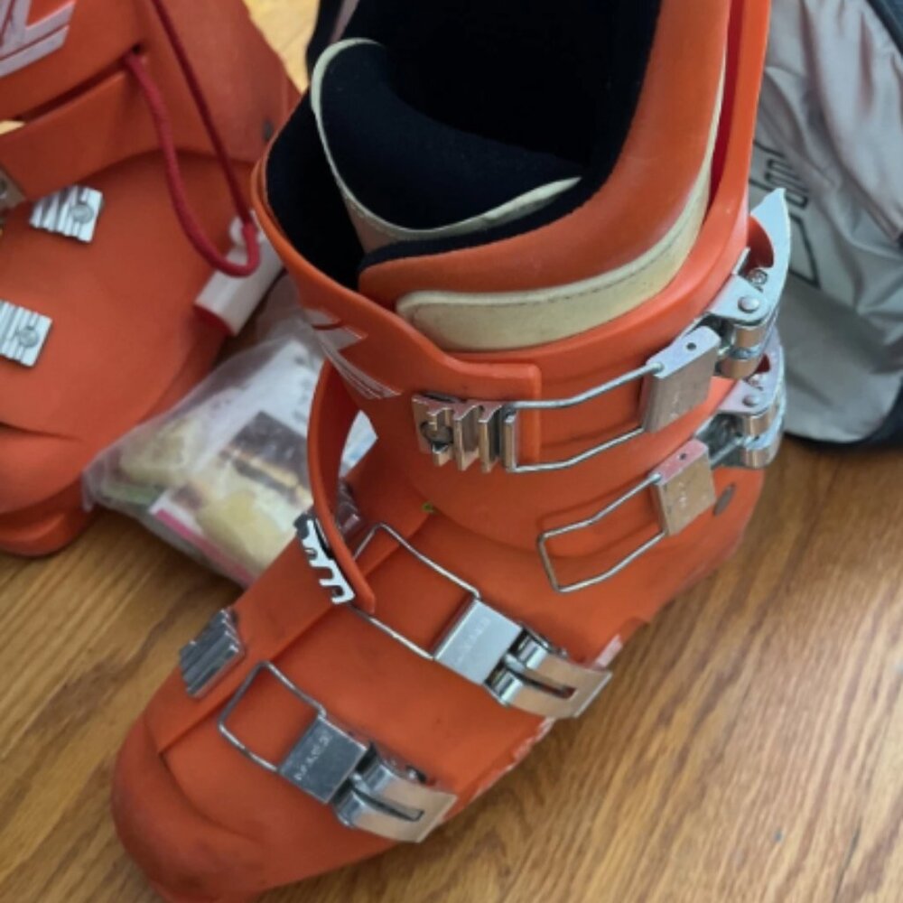 Lange Ski Boots 10 Xl With Ski Wax And Bag
